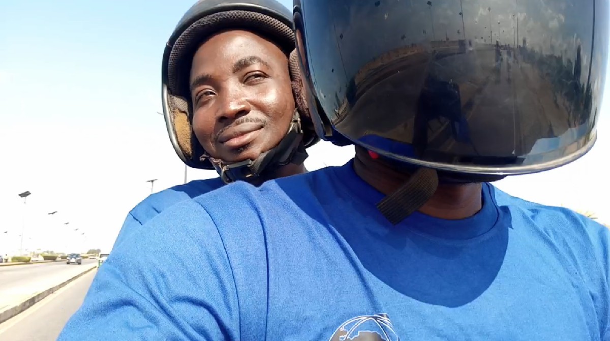 agent Tom Bénin en mission pour la diaspora dans les rues de Cotonou