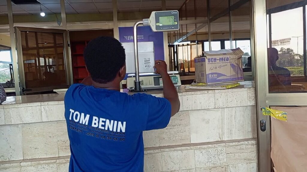 expédition de colis du Bénin vers l'étranger par Tom Bénin