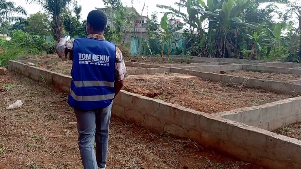 Vérification de chantier au Bénin par Tom Bénin